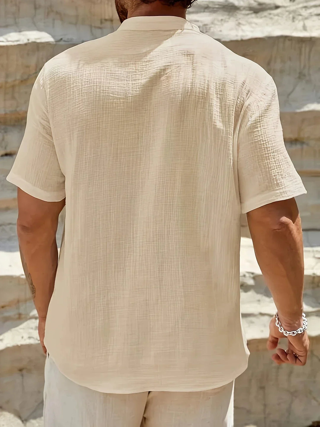 Camicia estiva elegante con colletto alto