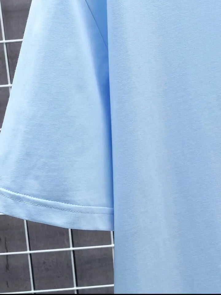 T-shirt alla moda a maniche corte