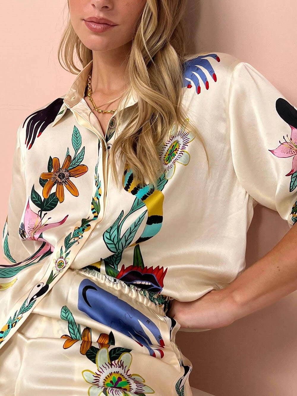 Nika | Completo camicia e pantaloni in satin con stampa unica, stile Resort