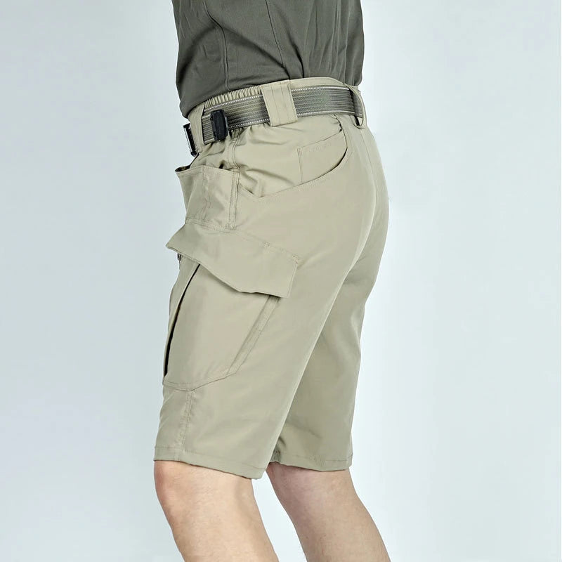 Elegante nei Pantaloni Corti Pratici