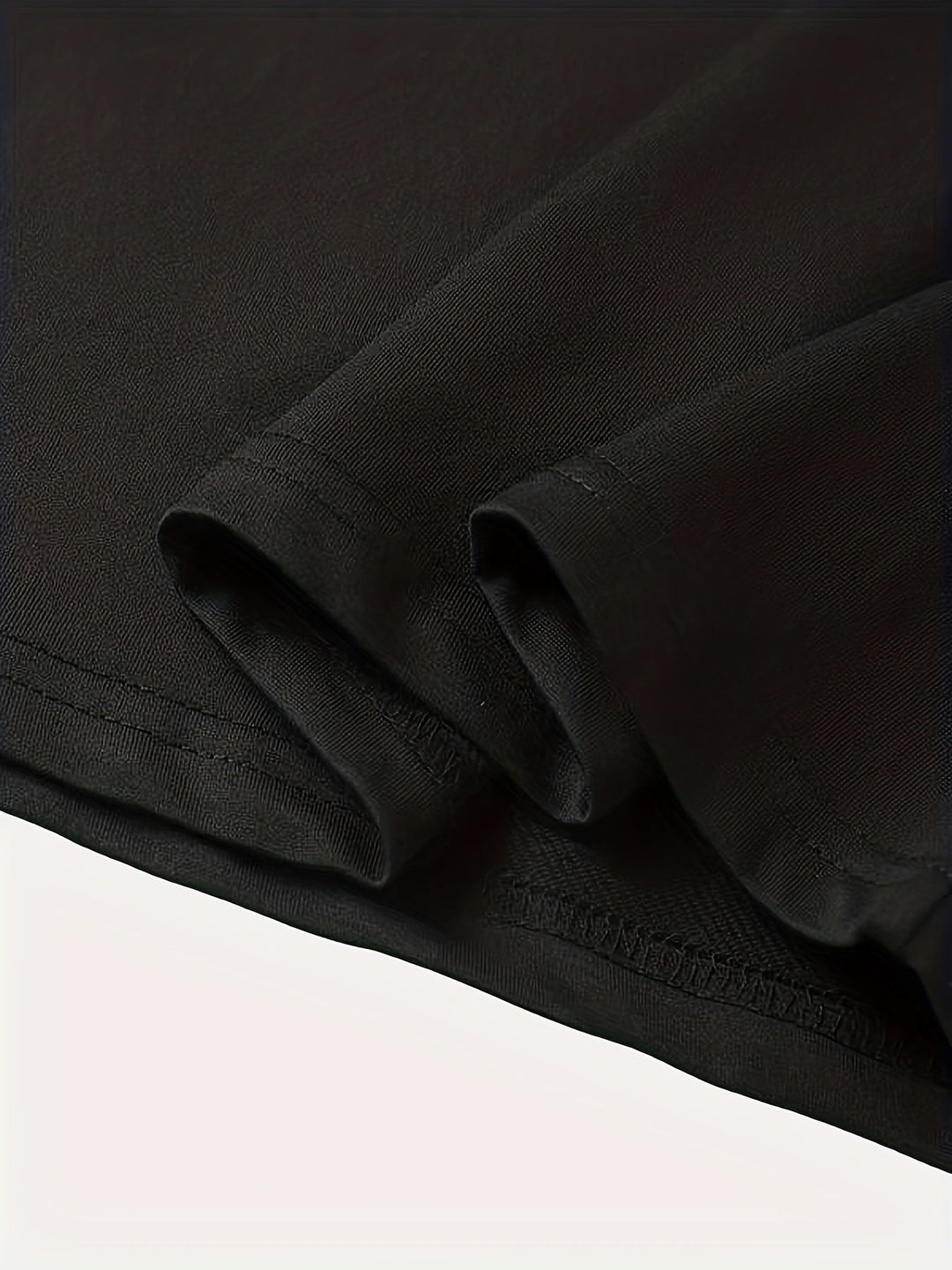 T-shirt elegante a collo rotondo con stampa grafica